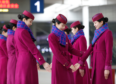 重慶:高鐵乘務(wù)員培訓(xùn)迎春運
