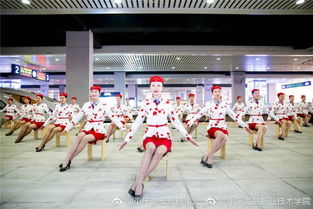 重慶高校空姐禮儀快閃秀驚艷亮相，整齊劃一風姿引眾人圍觀
